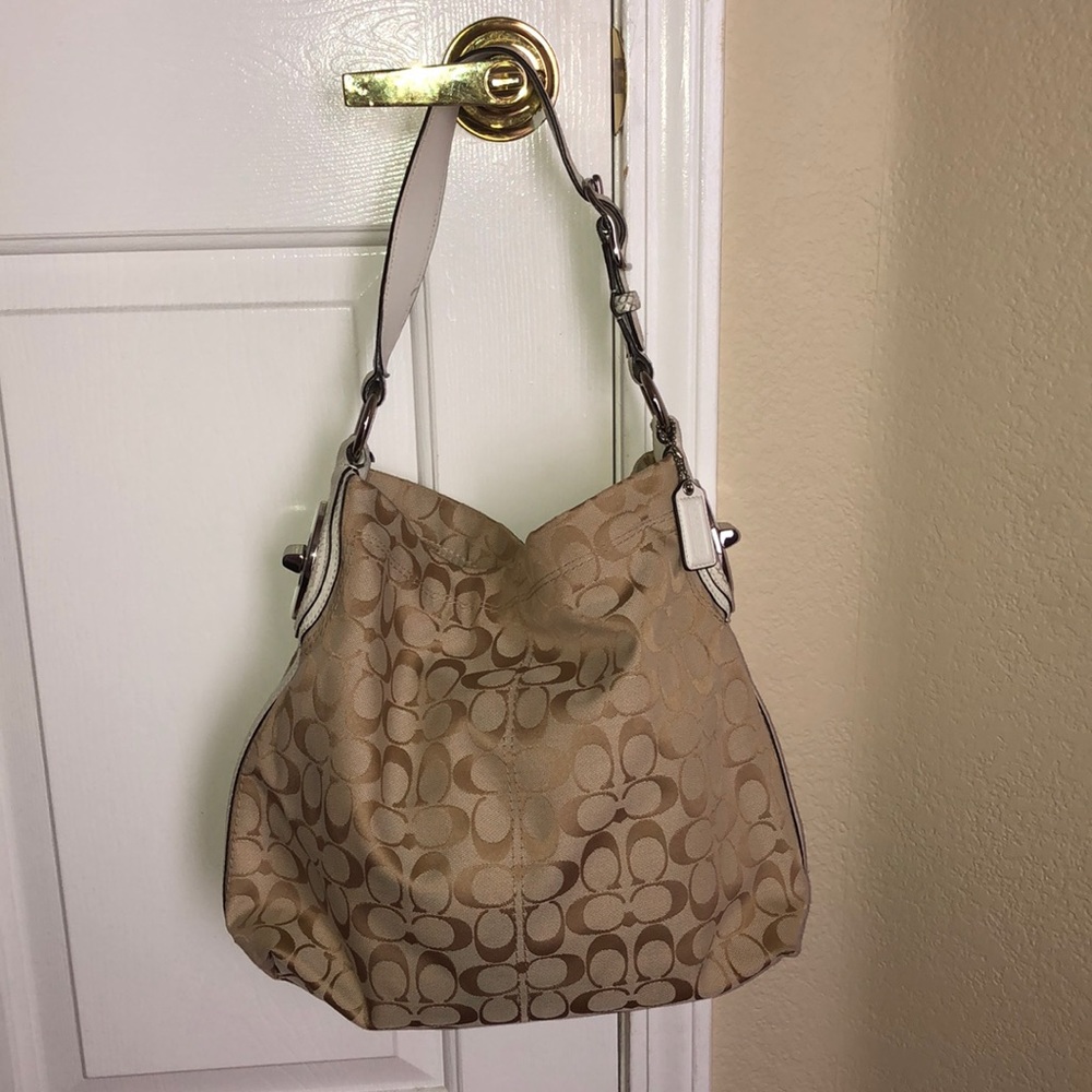 Authentic Coach Hobo